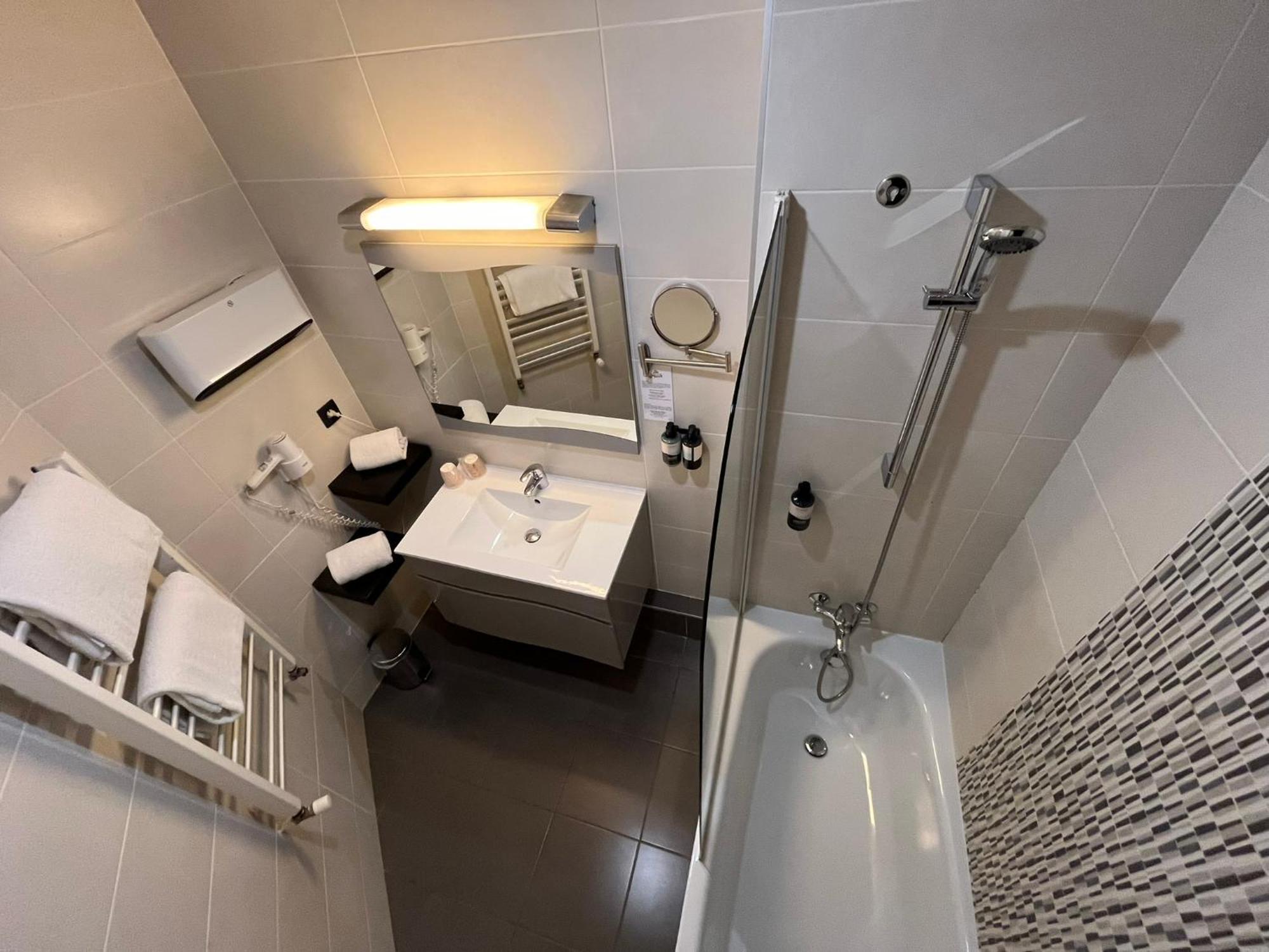 Le Prose Hotel ลา กร็องเดอ-ม็อต ภายนอก รูปภาพ